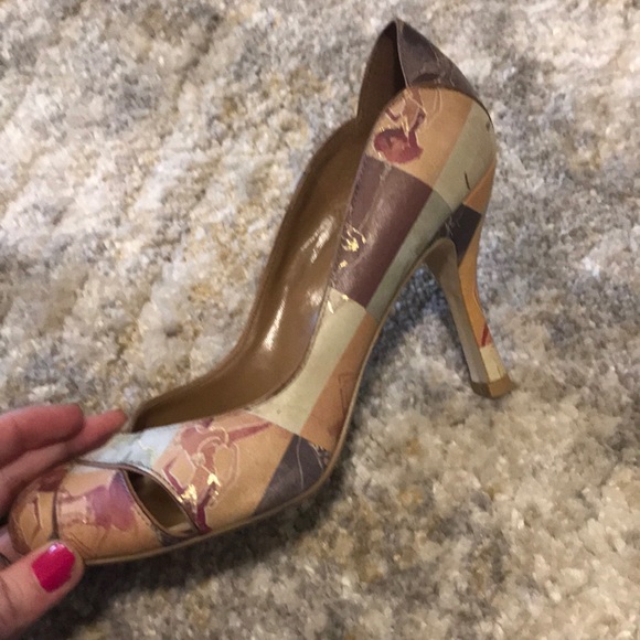 Heels - Picture 2 of 4